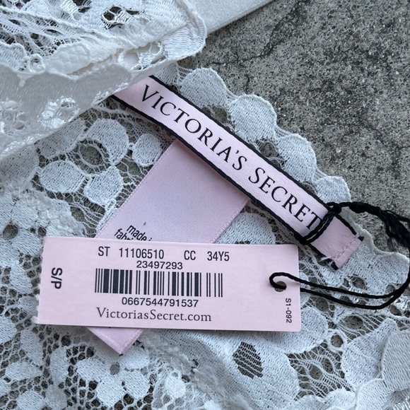 NWT Victoria’s Secret Sexy Lace Cream Romper size medium intimates sleepwear - Picture 3 of 7